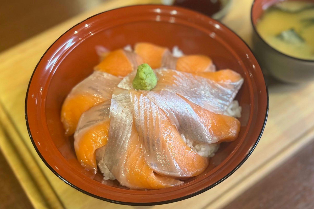 サーモン丼の画像