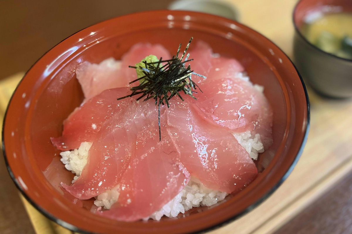 まぐろ丼の画像