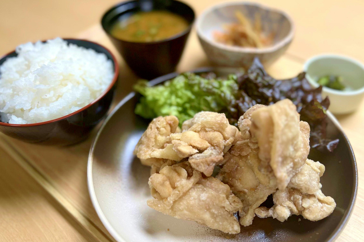鶏唐揚げ定食の画像